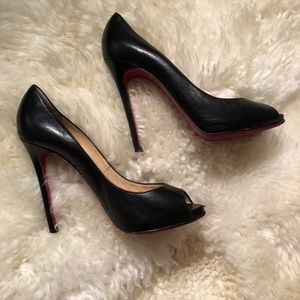 Black Peep toe Louboutin Heels